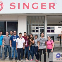 Engenharia de Produção visita a indústria de máquinas de costura “Singer”