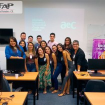 Estudantes da FAP participam de visitas técnicas em call center e na indústria farmacêutica