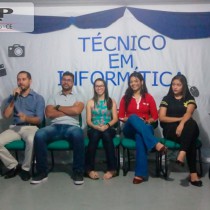 Estagiários do NexTI participam de palestra em escola profissionalizante