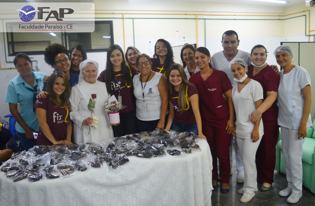 Alunos da FAP fazem doação para banco de cabelos do Hospital São Vicente