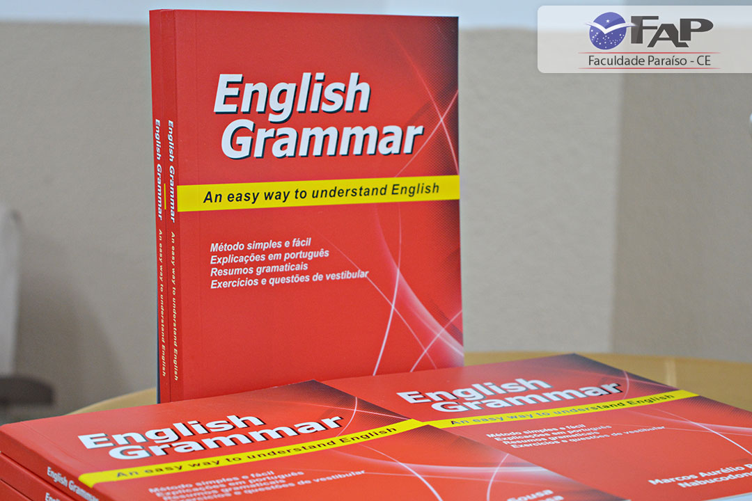 Professores lançam livro de gramática em Inglês