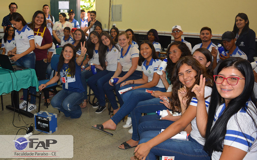 FAP participa de feira de profissões em escola de Antonina do Norte